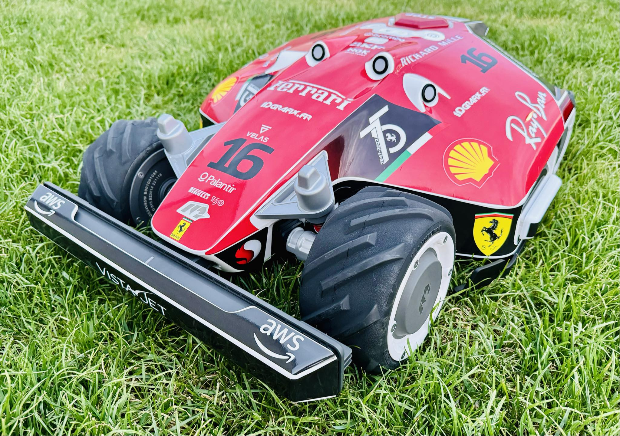 NEWS - Sticker kit for Mammotion LUBA 1 robotic lawnmower are available